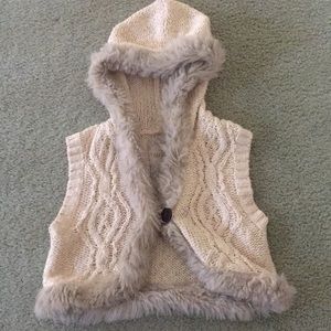 Old Navy girls faux fur knitted cream vest XL